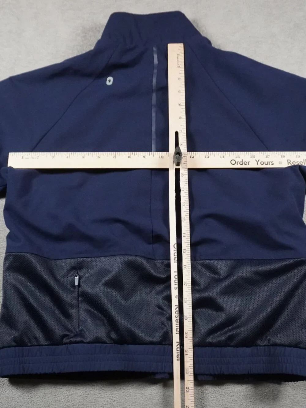 Figs Navy Sydney Scrub Jacket in Small - Picture 12 of 16
